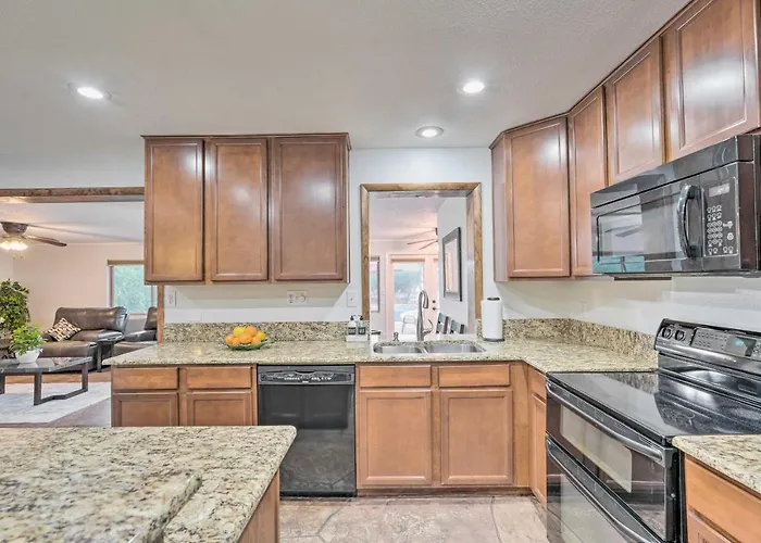 2 Mi To Old Town Scottsdale: W/ Pool Table!
