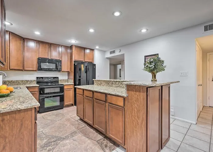 2 Mi To Old Town Scottsdale: W/ Pool Table!