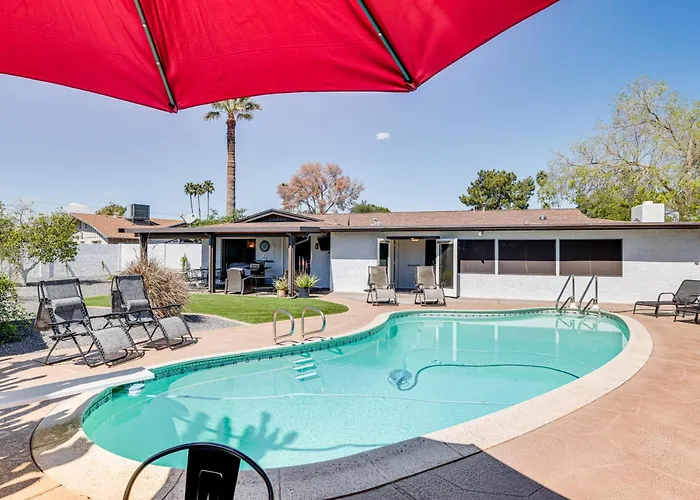 Dom wakacyjny 2 Mi To Old Town Scottsdale: W/ Pool Table!